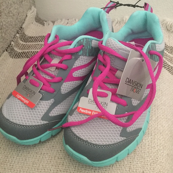 danskin athletic shoes